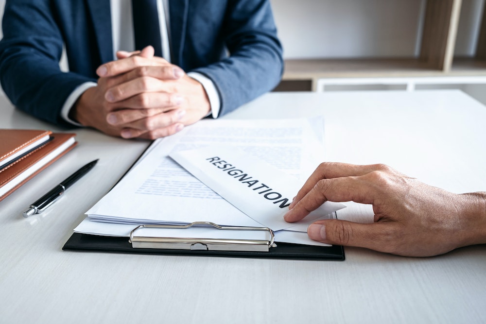 Rédiger une lettre de démission : conseils et astuces pour partir sur de bonnes bases