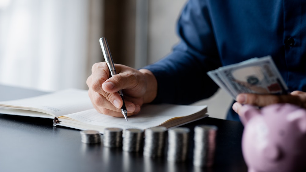 Calculer le complément de salaire avec la MGEN : tout savoir pour optimiser ses revenus